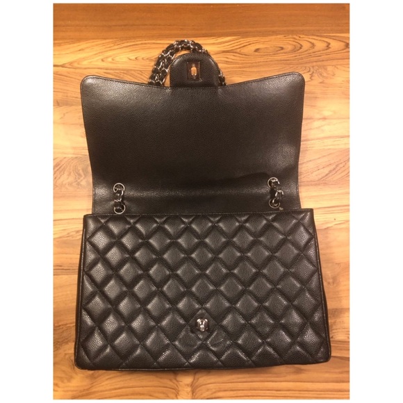 🚫SOLD🚫 Chanel Maxi Flap Bag Black Caviar SHW - Picture 4 of 8